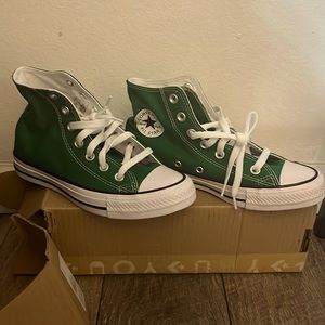 BRAND NEW!! green converse womens size 6
